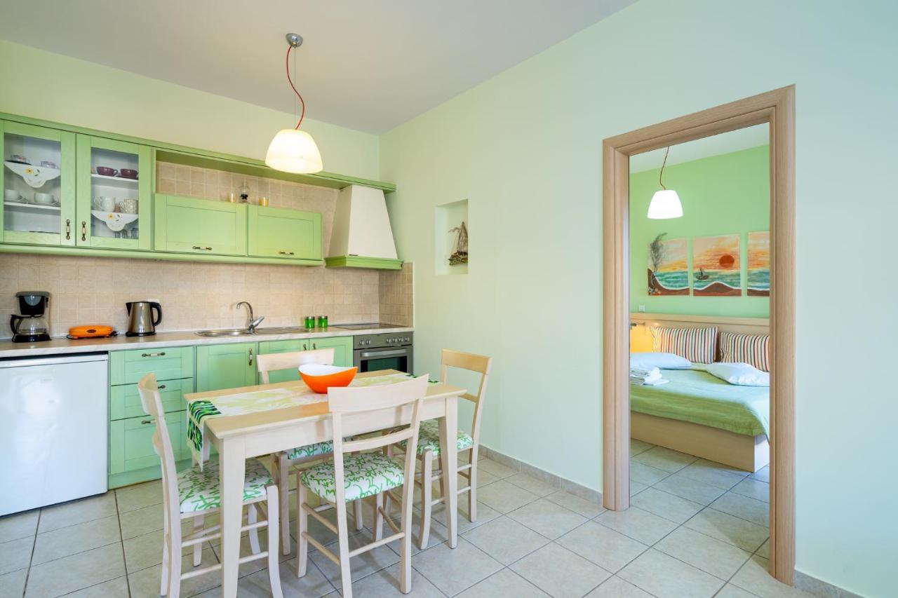 Georgia'S Apartments Kouremenos Beach Anevato Ngoại thất bức ảnh